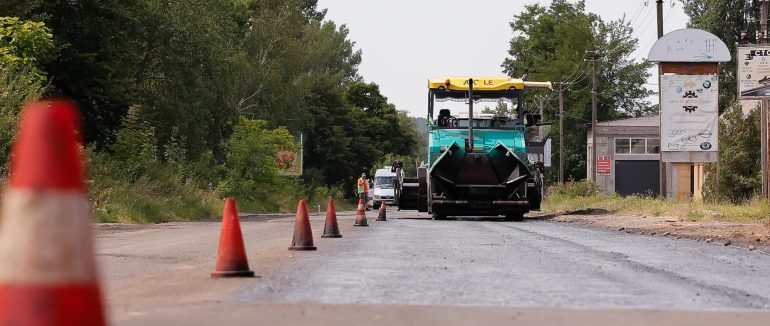 На Іршавщині триває асфальтування на ділянці автошляху Іршава – Ільниця – Великий Раковець – Білки