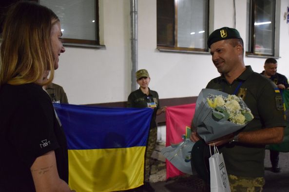 Харлан на Закарпатті: першими олімпійську чемпіонку зустріли прикордонники на КПП “Лужанка” (ФОТО)