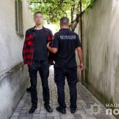 Міжрегіональний канал збуту: на Закарпатті затримали юних наркозбувачів (ФОТО)