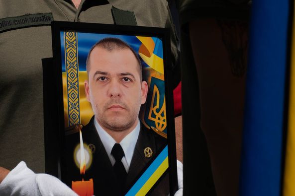 В Ужгороді сьогодні попрощалися із загиблим Героєм – майором Ігорем Прокоповим (ФОТО)