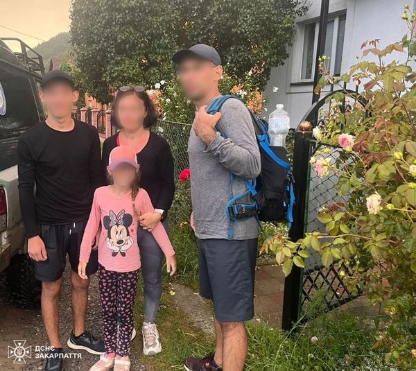 Змокли та замерзли: непередбачувана злива та відсутність теплого одягу зіграла злий жарт з туристами