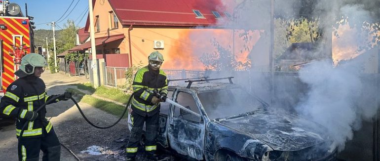 На Хустщині зайнявся автомобіль під час заправки