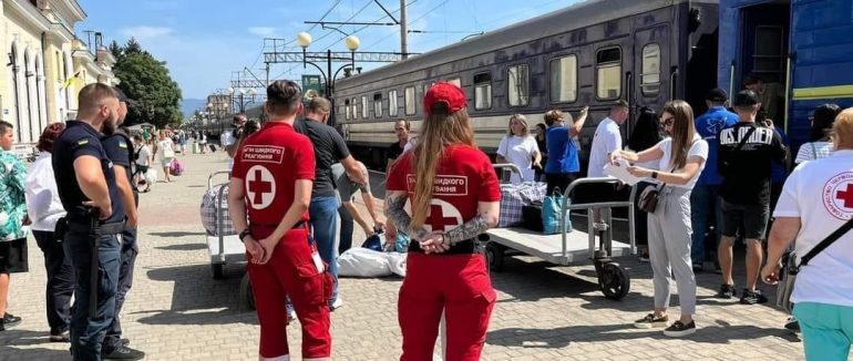 В Мукачево прибув евакуаційний потяг з Покровська
