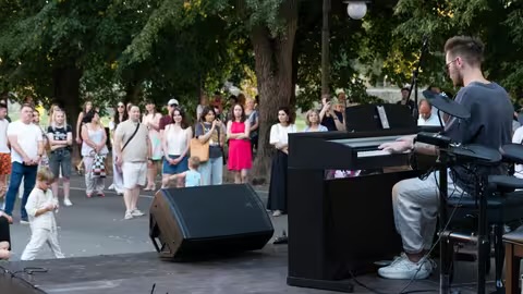 «Мелодії над Ужем»: в Ужгороді провели вечір живої музики