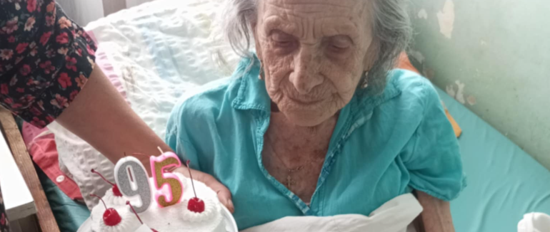 Жительку Великого Бичкова привітали із з 95-річчям