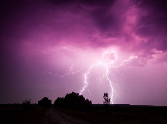 Негода охопить частину Закарпатті: де очікують грози та дощі
