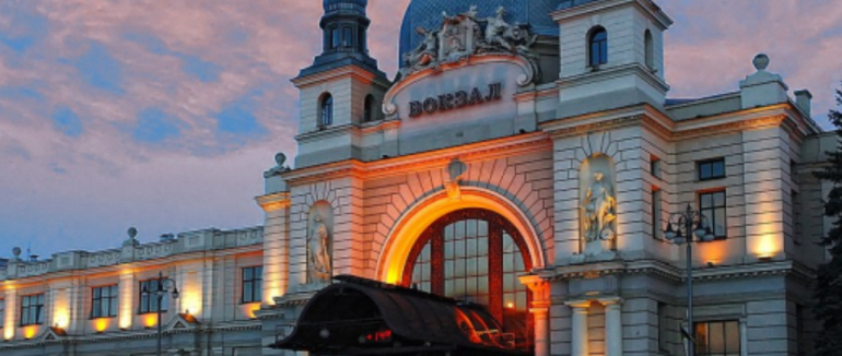 Через ворожі обстріли Львівщини деякі поїзди в Закарпаття йдуть з запізненням