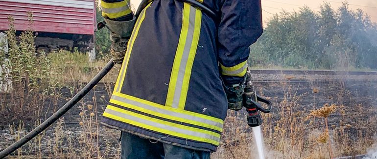 Згоріла капличка та палала колія: вогонь наробив лиха на Закарпатті