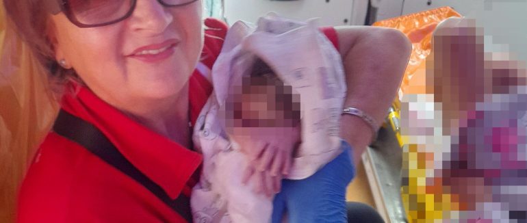 Шосту дитину в «швидкій» народила мукачівчанка