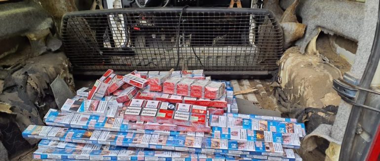 У ПП «Малий Березний» прикордонники знайшли у легковому схованку з сигарет