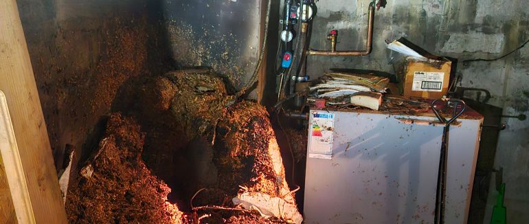 Рахівські вогнеборці загасили пожежу у житловому будинку