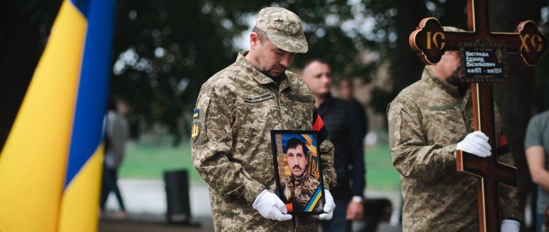 В Ужгороді попрощалися із 52-річним захисником Едуардом Кострабою