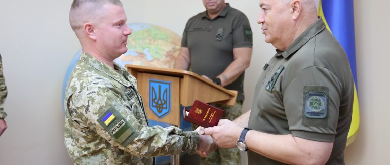 Мукачівського прикордонника, який перебував у полоні, нагородив Президент України
