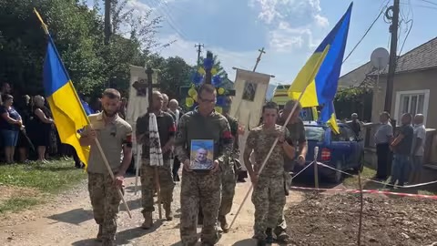 Закарпаття провело в останню дорогу Героя Віталія Симчишина