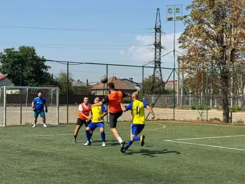 В Ужгороді ветерани війни грали у футбол