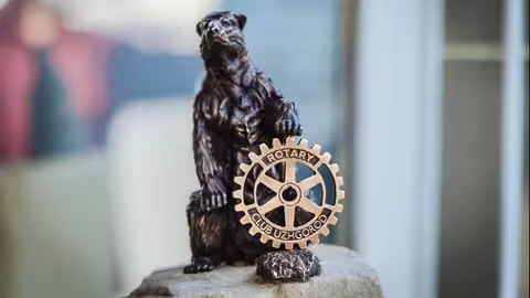 В Ужгороді відкрили мініскульптуру на честь ротарійського руху