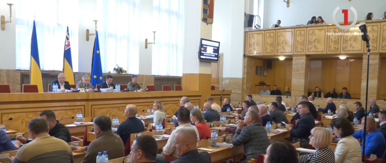 На 16 сесії Закарпатської обласної ради відзначили відомих краян (ВІДЕО)