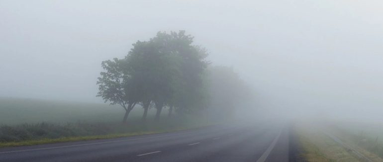 Водіїв попереджають про складні погодні умови на дорогах Закарпаття