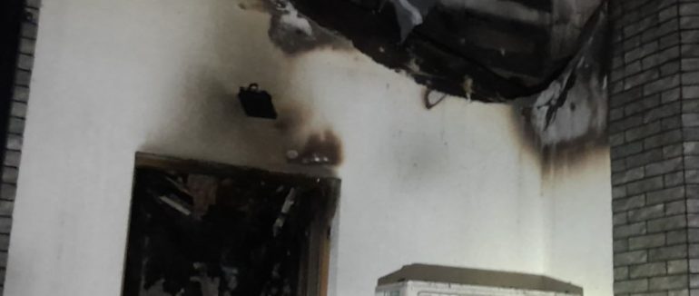 3 одиниці техніки та 8 вогнеборців гасили нічну пожежу у будинку у Хустському районі