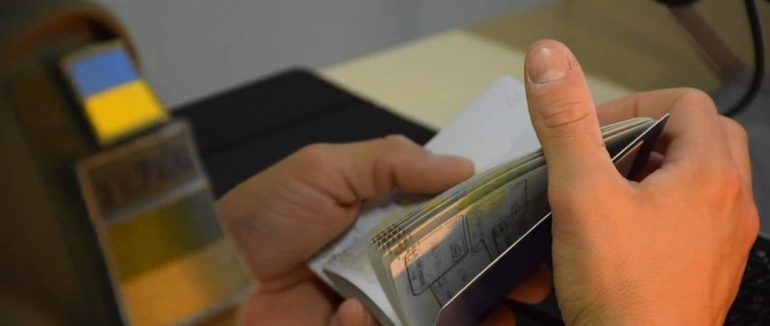 Шлюб за 300 доларів: закарпатець одружився на жінці з інвалідністю для виїзду за кордон