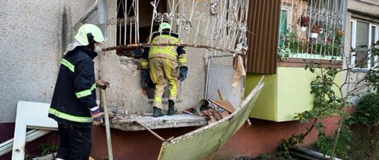 Одна людина загинула: нові подробиці вибуху у багатоквартирному будинку у Сваляві