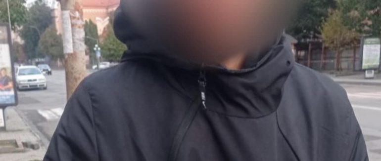 У Мукачеві у перехожого виявили кастет