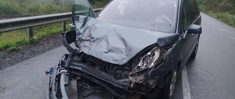 Внаслідок автотрощі неподалік Перечина постраждало двоє людей