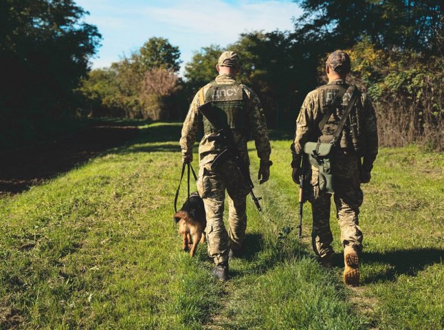 В Ужгороді затримали чоловіка, який прямував до Словаччини