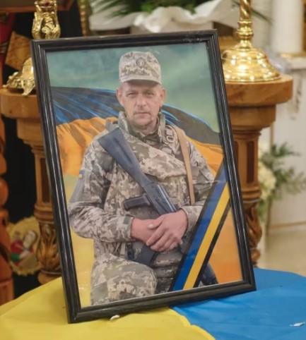 На Закарпатті провели в останню дорогу Героя Володимира Гордієнка