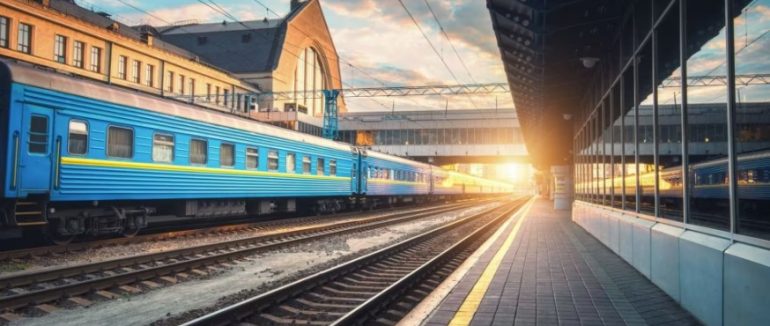 Укрзалізниця призначила додаткові поїзди з Києва на Закарпаття