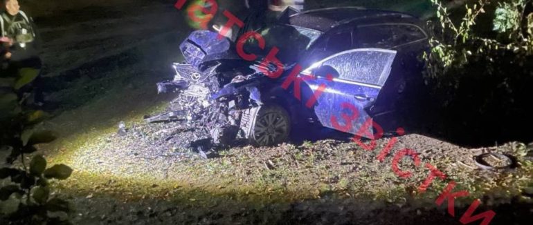 «Mazda» зіткнулася з деревом: у селі Кленовець трапилася смертельно ДТП