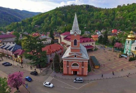 Відкрийте для себе Рахів: 7 причин, чому це місто варто відвідати!