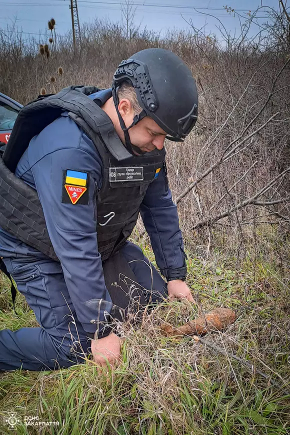 На Ужгородщині піротехніки знищили мінометну міну