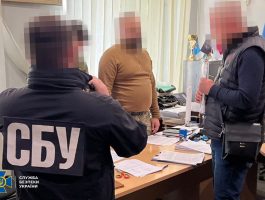 СБУ і Нацполіція викрили на Закарпатті очільника районного ТЦК та заступника комбрига Тероборони, які «заробляли» на ухилянтах