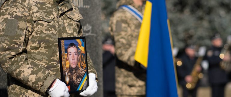 В Ужгороді попрощалися із 36-річним полеглим воїном Володимиром Бондаренком