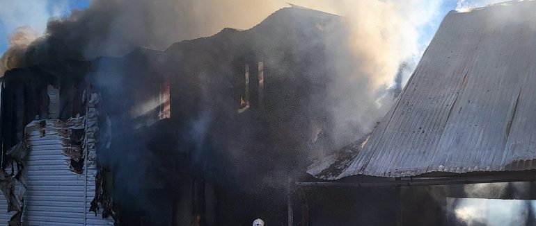 На Рахівщині вогнеборці ліквідували значну пожежу в будинку