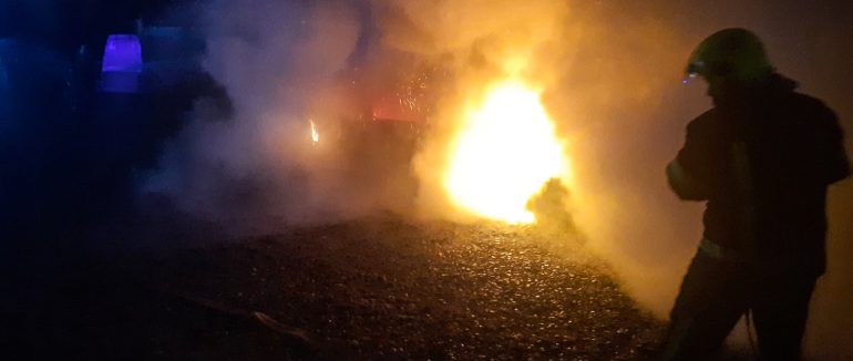 У Рахові рятувальники ліквідували загорання автомобіля