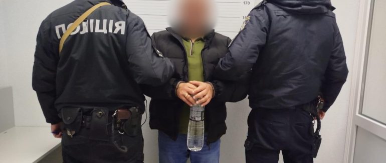 Поліція затримала зловмисника, який «мінував» драмтеатр в Ужгороді