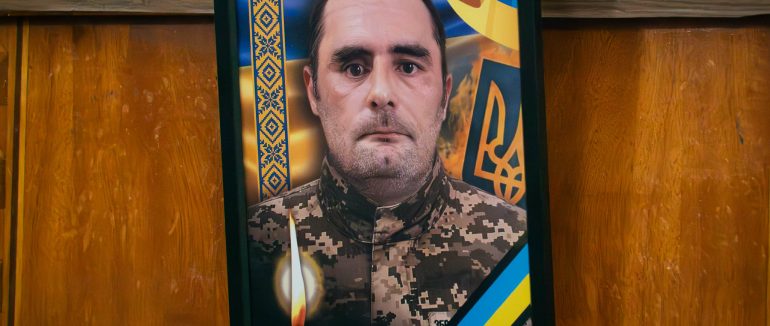 В Ужгороді сьогодні провели в останню земну дорогу Михайла Шишку