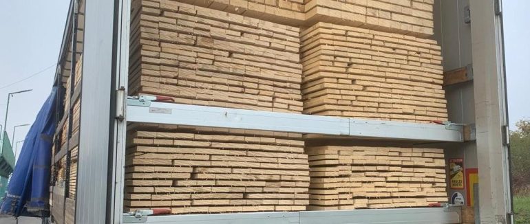 На КПП «Ужгород — Вишнє Нємецьке» митники вилучили товар на суму понад 350 тисяч гривень