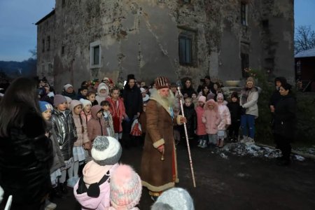 У замку «Сент-Міклош» відкривають резиденцію святого Миколая