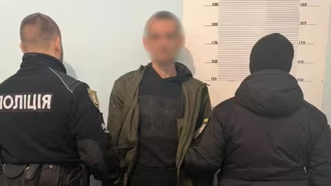 Кроваве застілля на Берегівщині. Закарпатець вбив гостя та сховався у полі