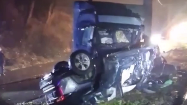 ДТП на Ужгородщині: зіткнулися вантажівка і легковик