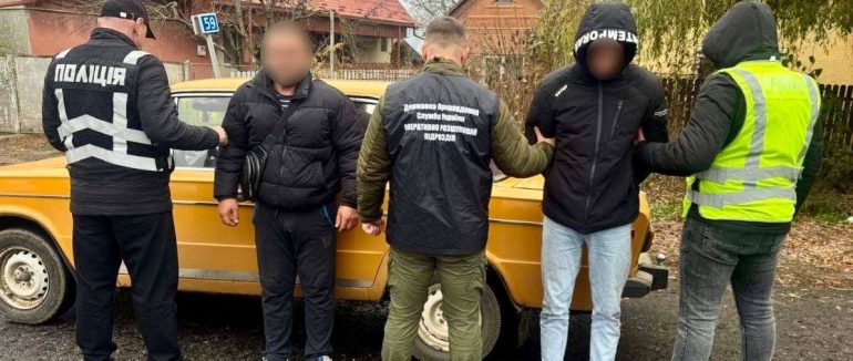 На Закарпатті затримали зловмисника, який за 6 тис. $ намагався переправити військовозобов`язаних через кордон