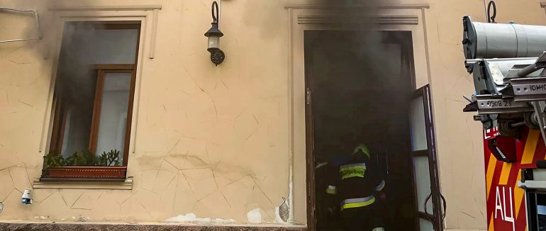 У центрі Ужгорода під час пожежі у піцерії отримав опіки працівник закладу