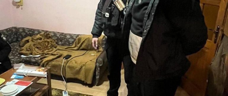 У Сваляві поліція затримала наркоторговця під час отримання ним партії «товару»