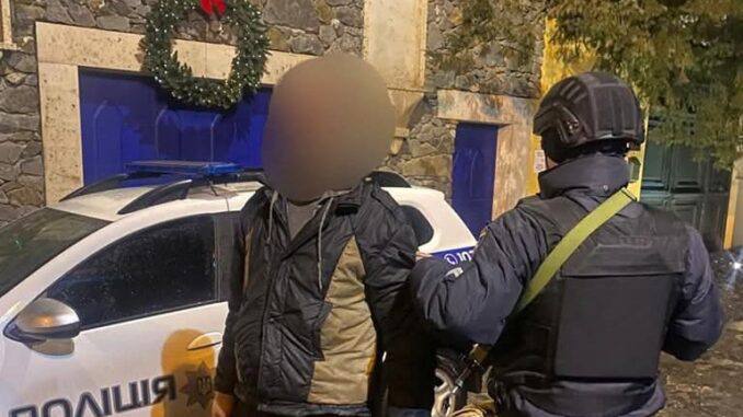 «Тривожна» кнопка завадила крадіжці в готелі Ужгорода