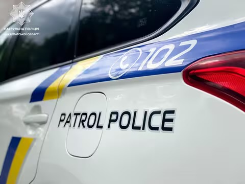 В Ужгороді оштрафували водіїв, які припаркувались на пішоходній зоні