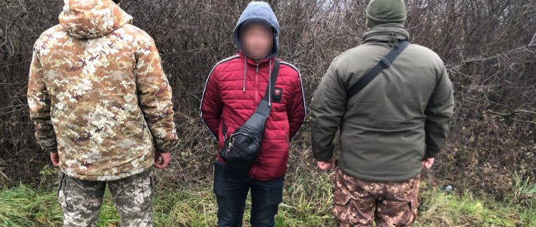 На кордоні зі Словаччиною затримали іноземця
