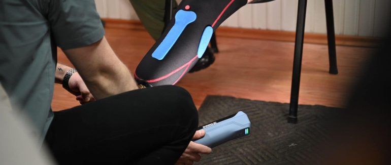 Унікальний 3D-принтер в Ужгороді за лічені години друкує протези для військових